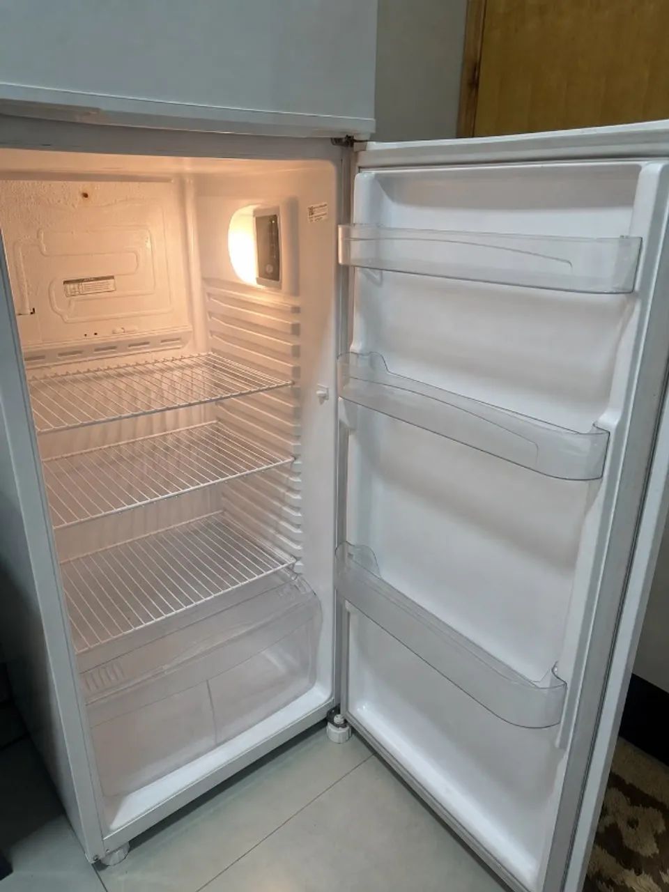 Geladeira 700$