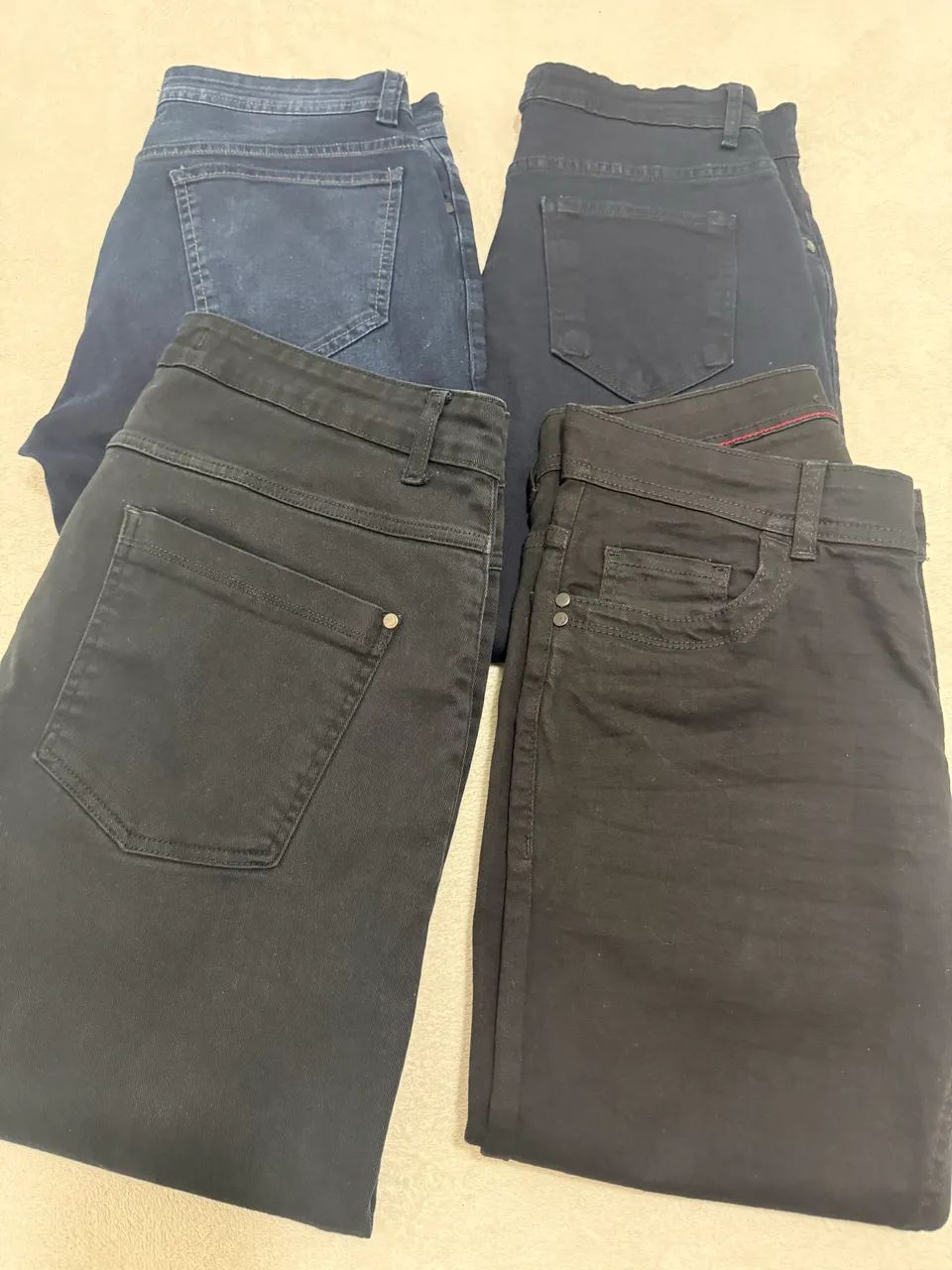 4 calças jeans diversas