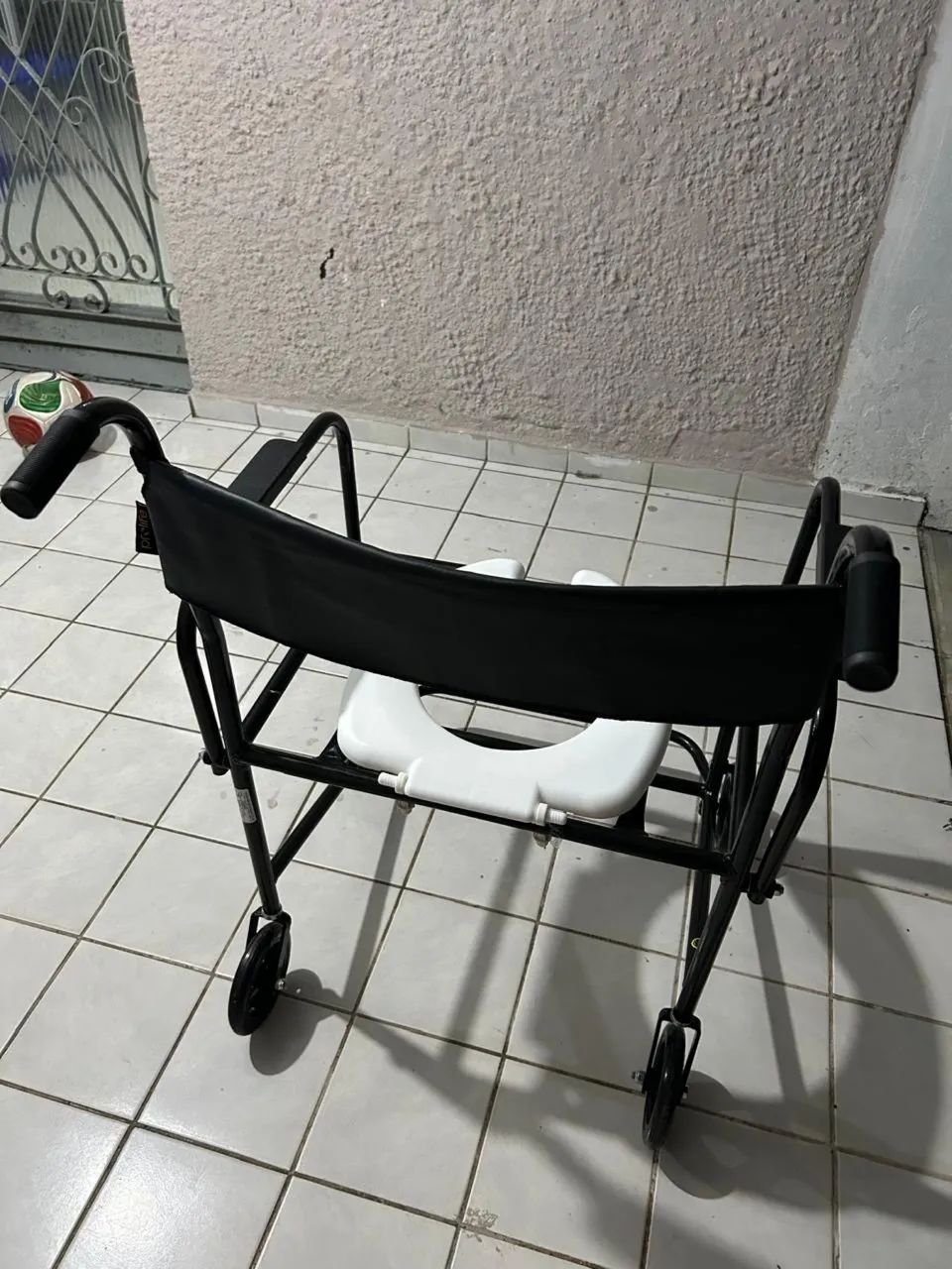 Cadeira de banho - Foto 2