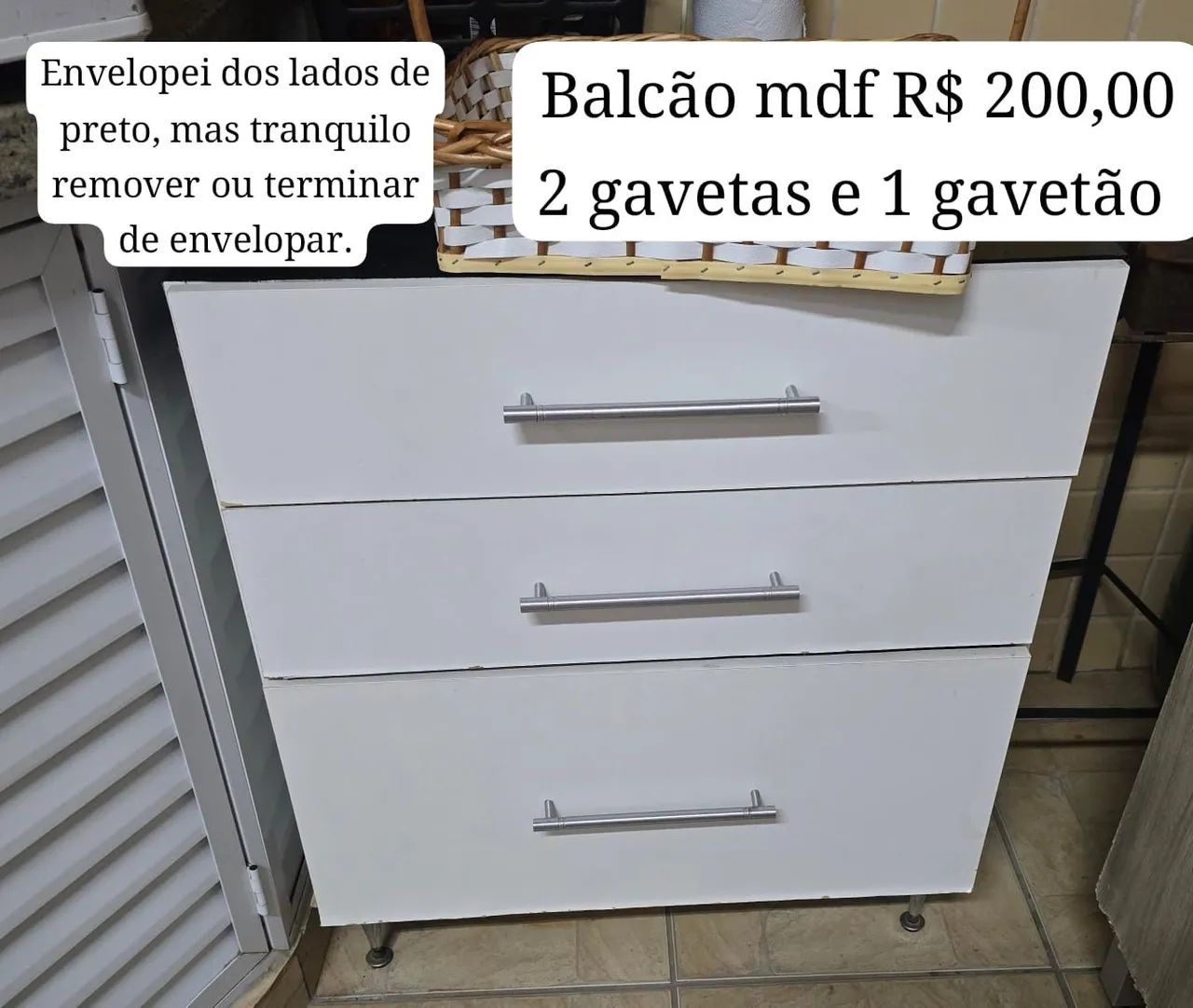 Mesa, rack, balcão bem conservados65704316780163125