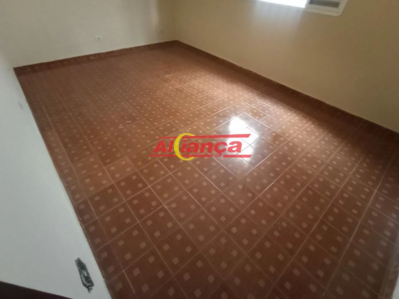 Casa com 178m² à locação, 3 quartos sendo 1 suíte, 2 vagas no Jadim Santa Barbara - Guarul - Foto 10