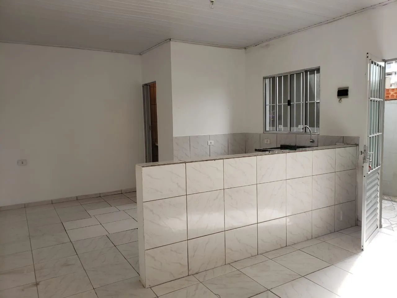 Aluga-se casas de 2 á 3 cômodos 