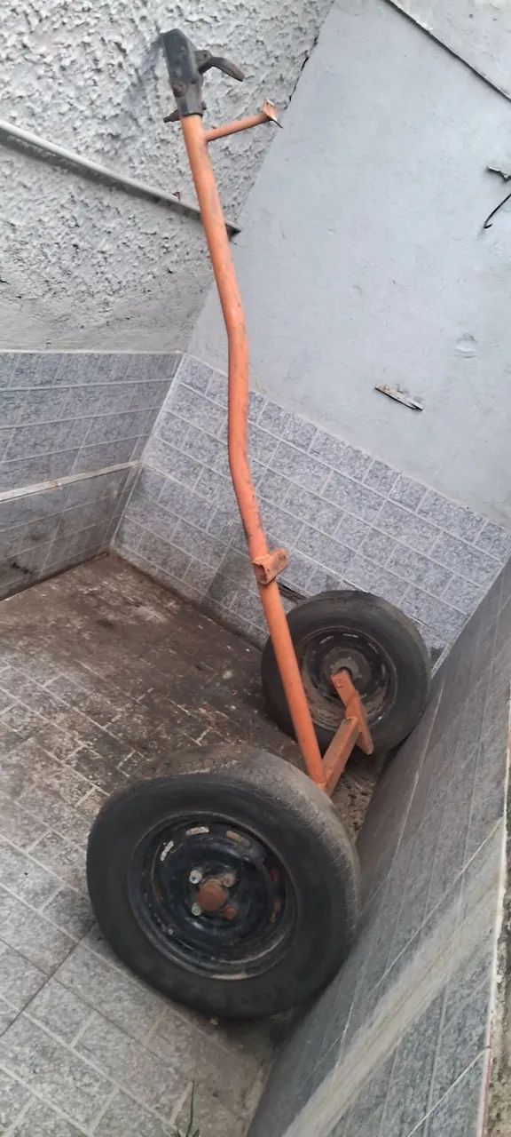 Chassi de Carretinha com Rodas e Engate