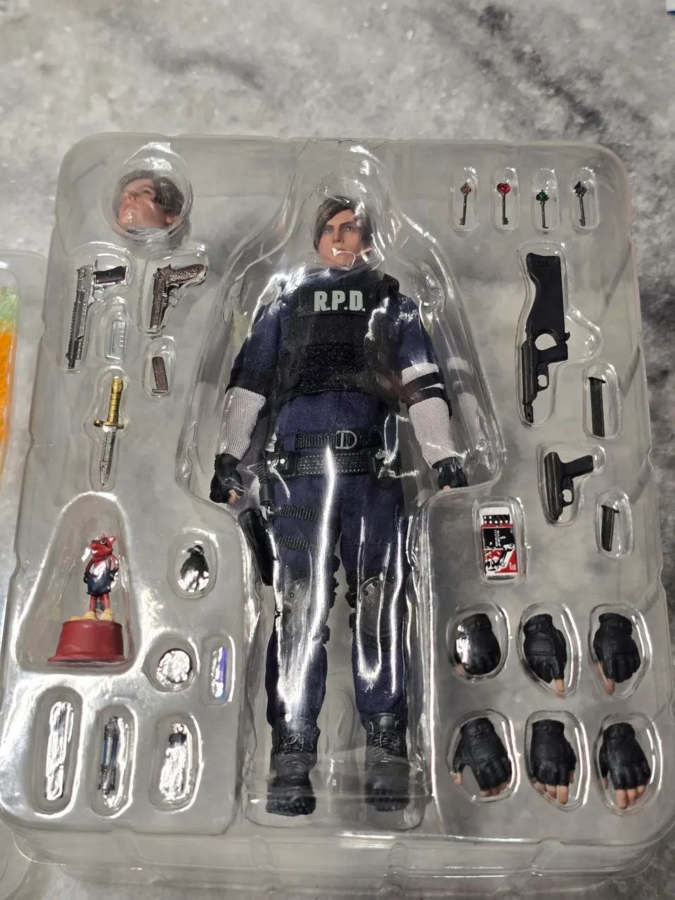 Resident Evil 2 Leon LIM Toys 1/12 novo - Foto 2