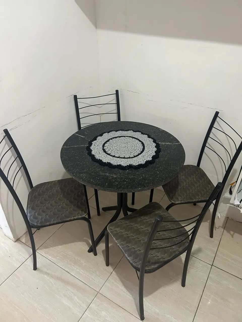Mesa de mármore 4 lugares 