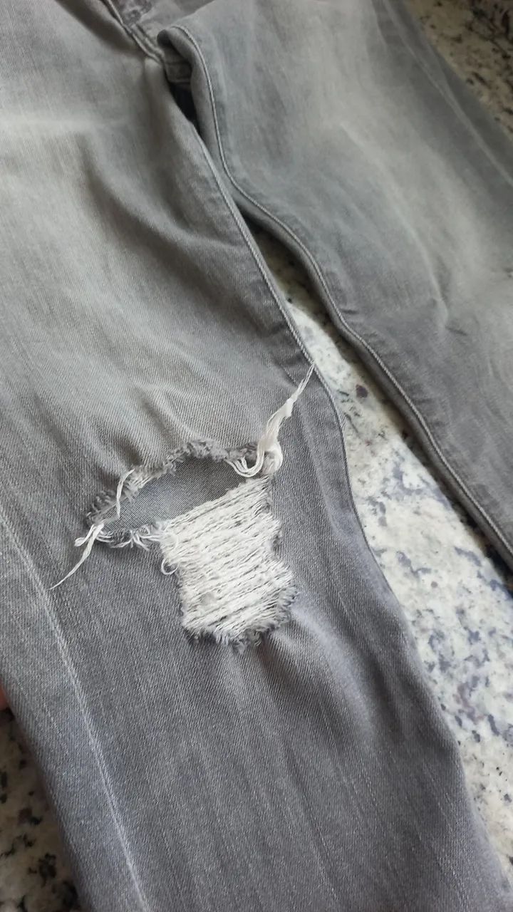Calça jeans feminina cinza tamanho 38 - Foto 2