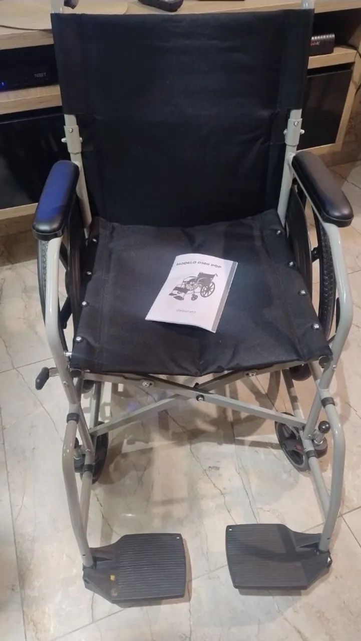 Cadeira de rodas dobrável