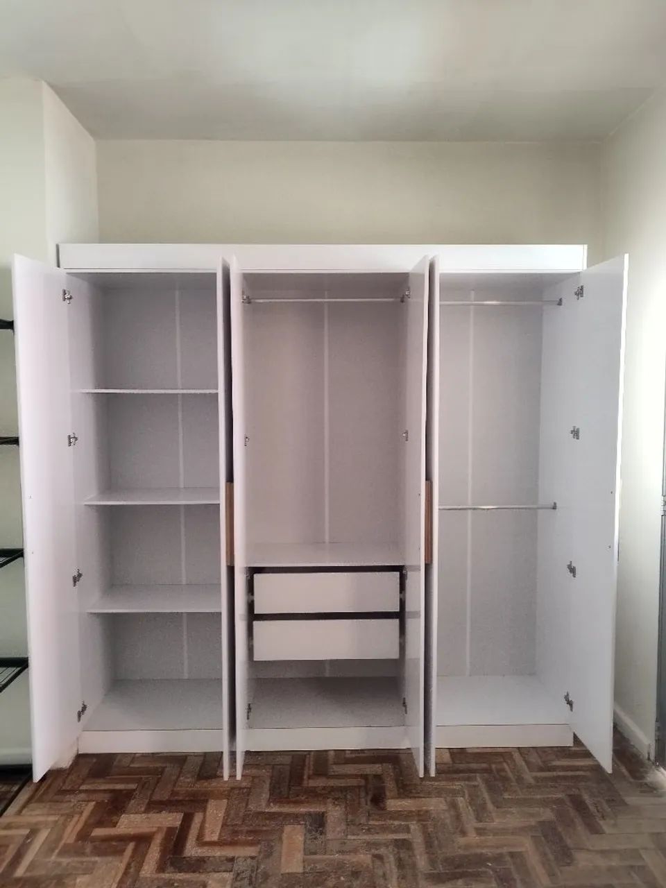 Guarda roupa bartira 6 portas - Foto 2
