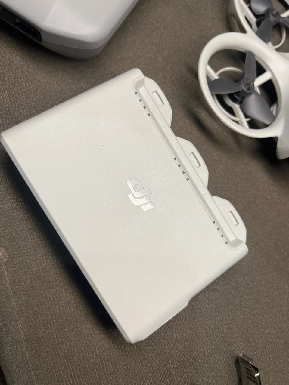 Vende-se drone DJI Neo Combo Fly - Foto 5