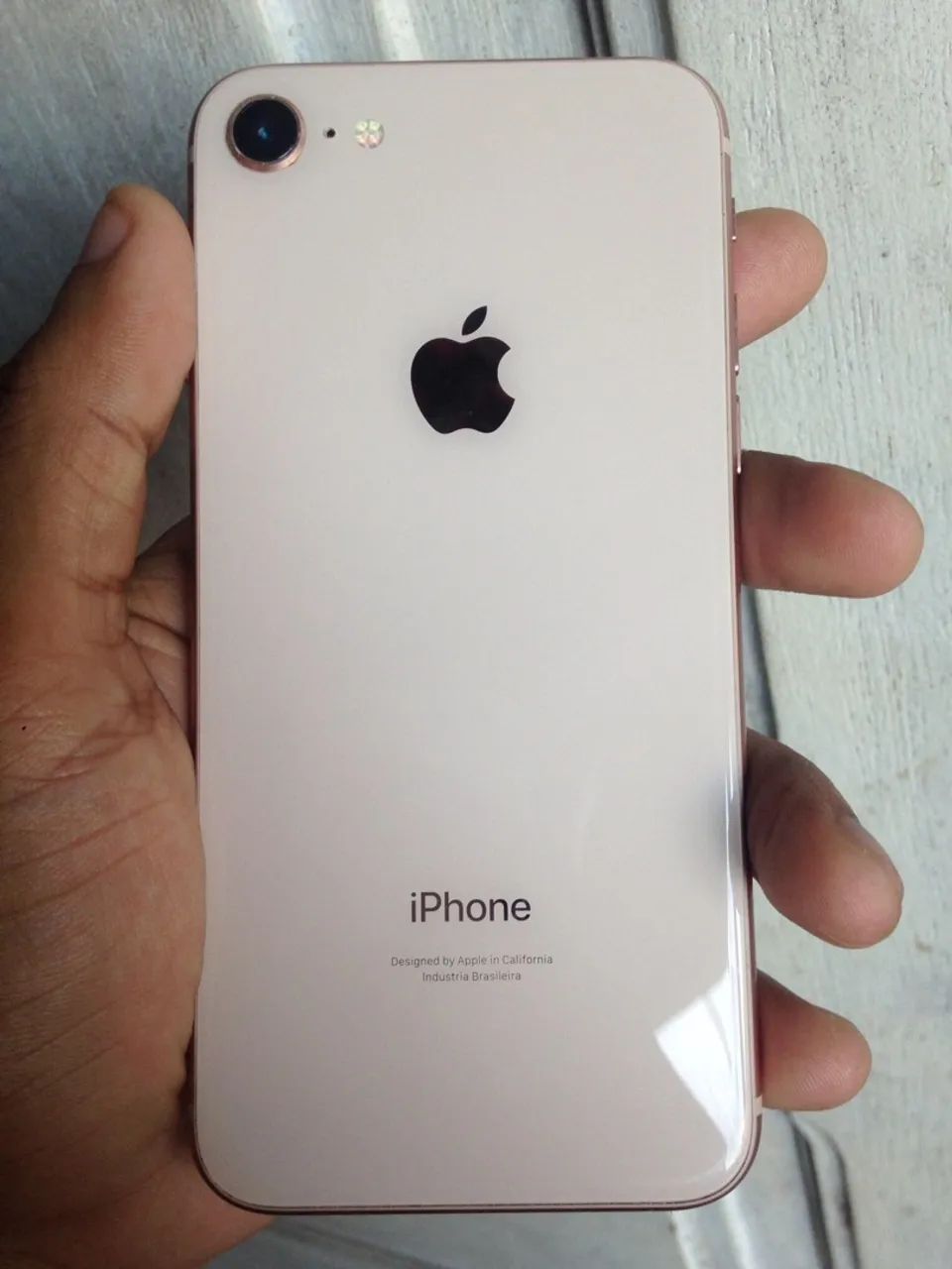 iPhone 8, 64Gb + carregador - Foto 2