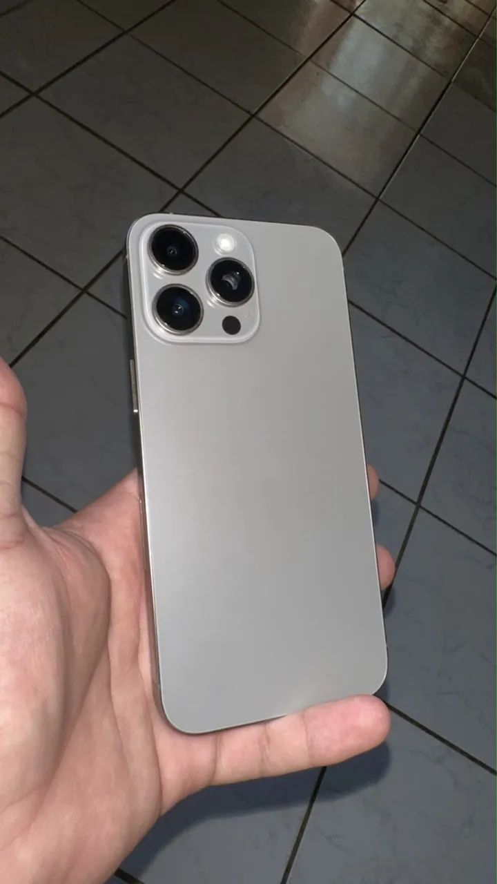 iPhone 15 Pro Max - Foto 4