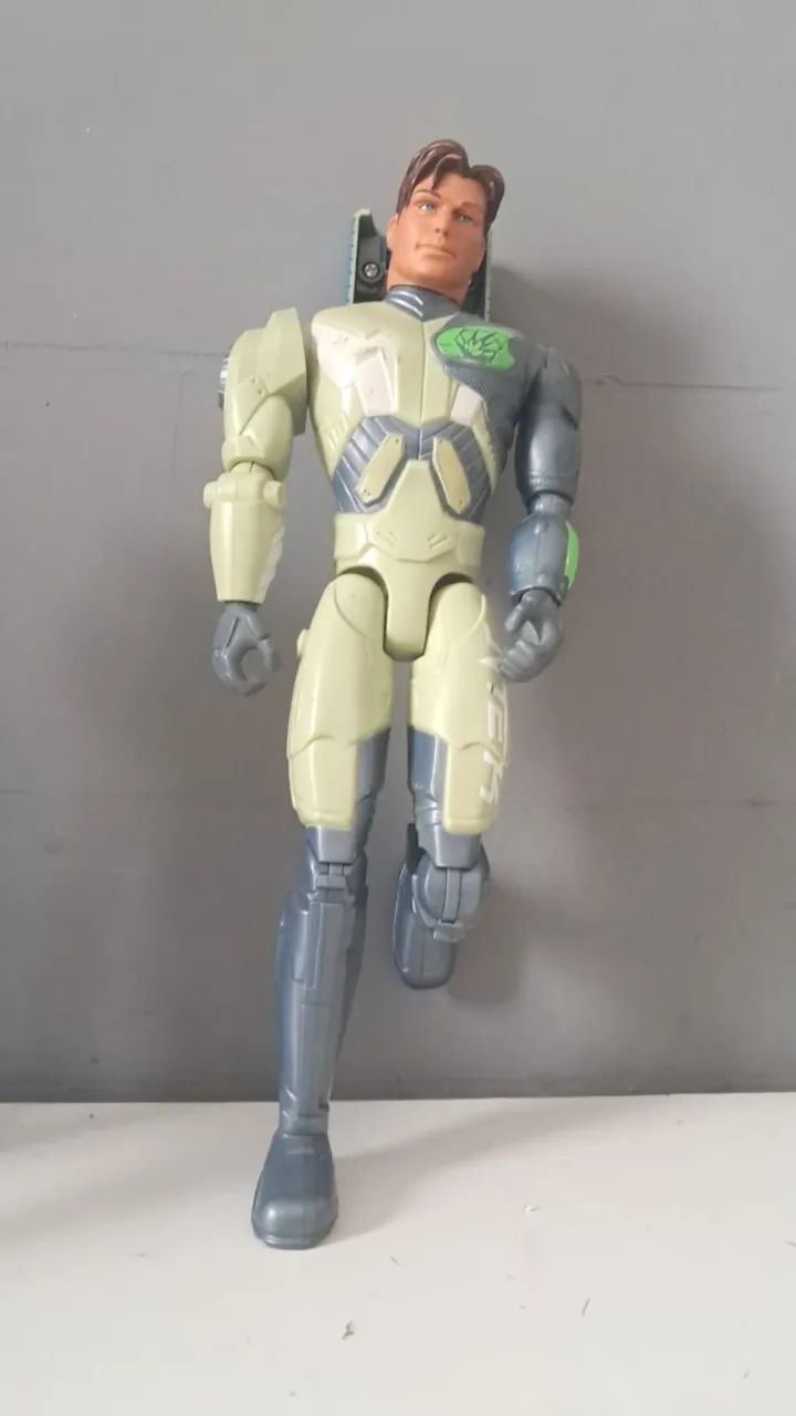 Boneco do Max Steel