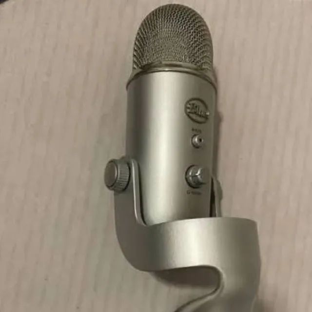 Combo Microfone Condensador Usb Blue Yeti + Webcam Logitech Streamcam Full Hd 1080p 60fps 