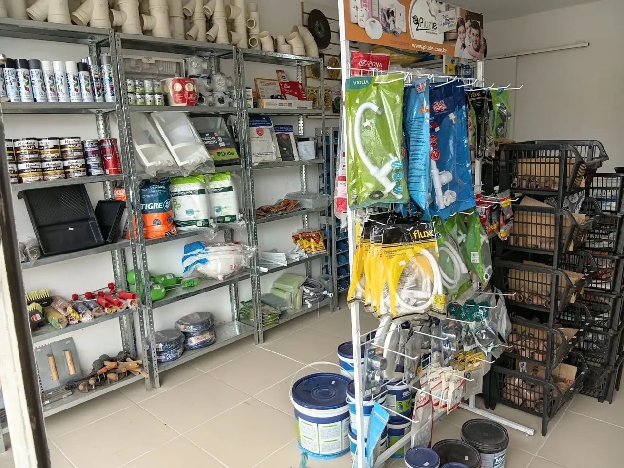 Vende-se deposito de construção 