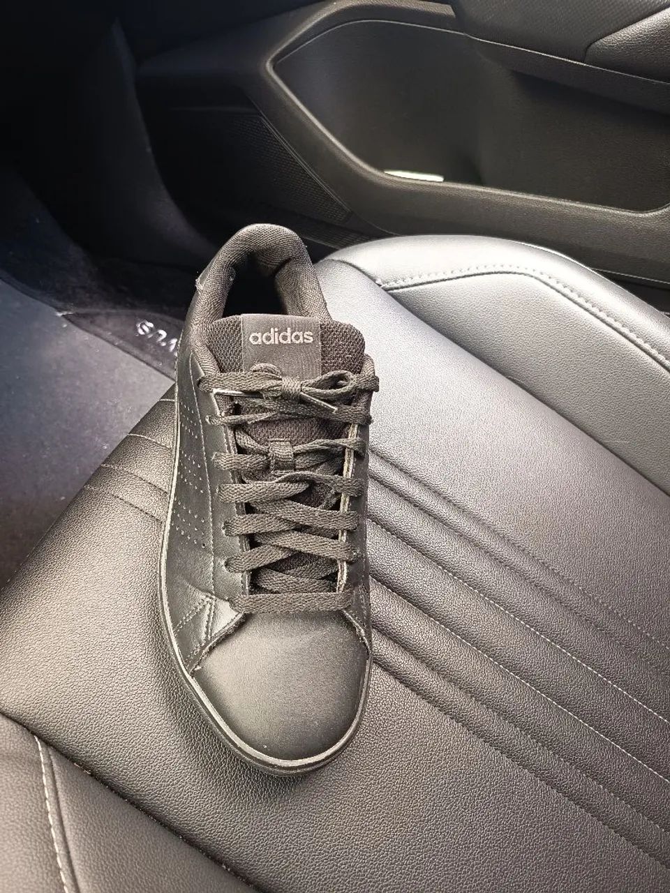 Tênis Adidas