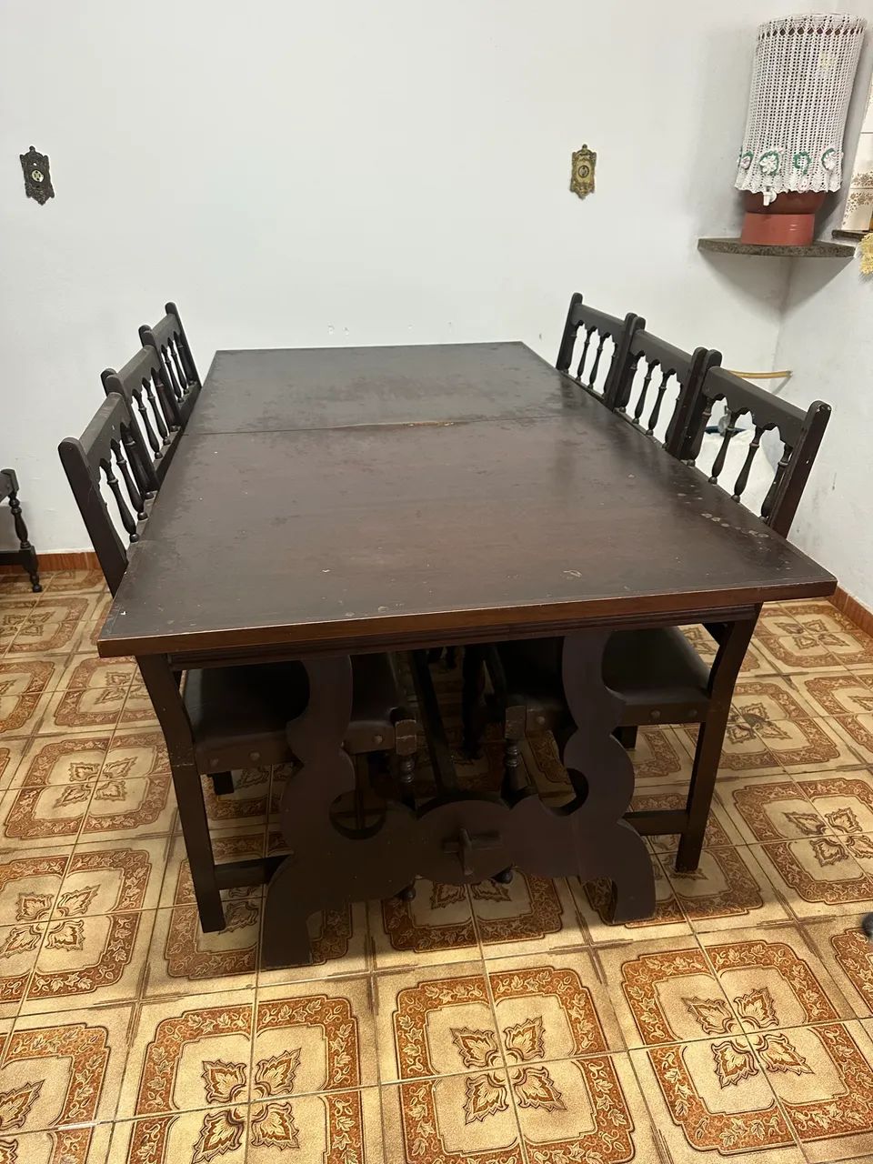 Mesa de madeira maciça 8 cadeira 