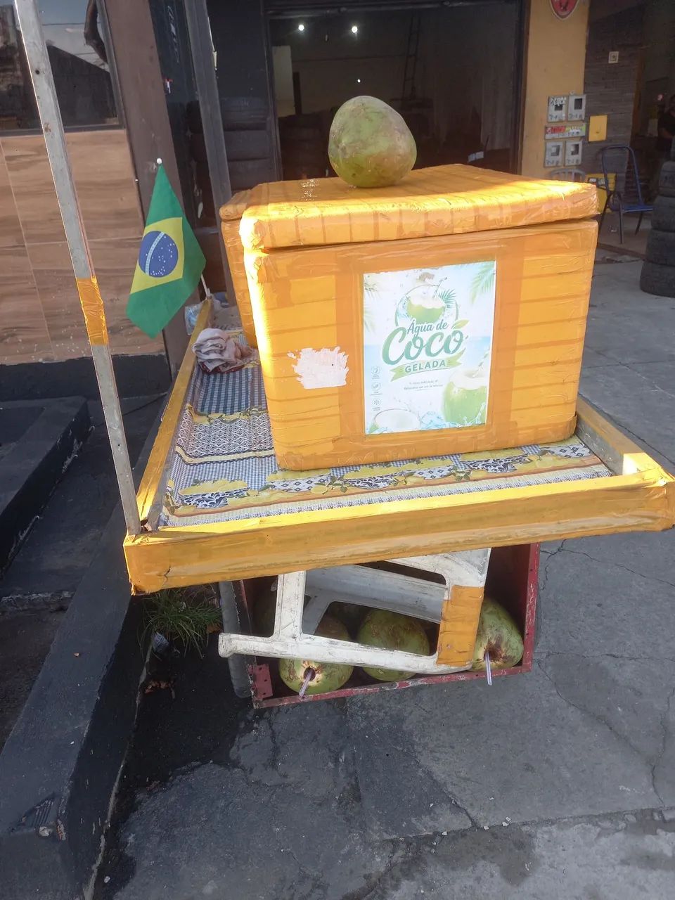 Carinho de coco com.dua caixas de issopor - Foto 3
