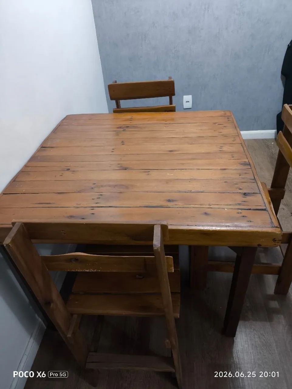 Mesa de Palete Envernizada - Semi Nova - Foto 2