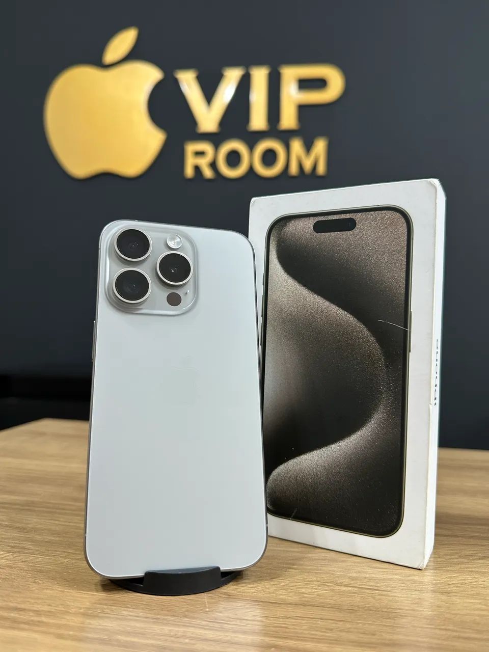 iPhone 15 Pro 128gb natural semi novo em excelente estado