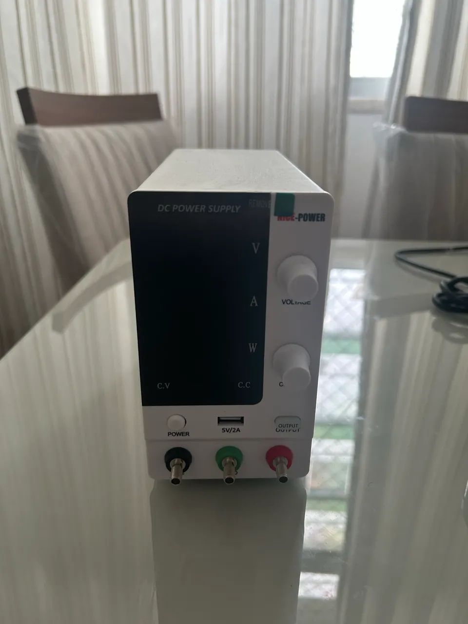 Fonte De Digital Bancada Ajustável 30v 10a 4 Dígitos - Foto 3
