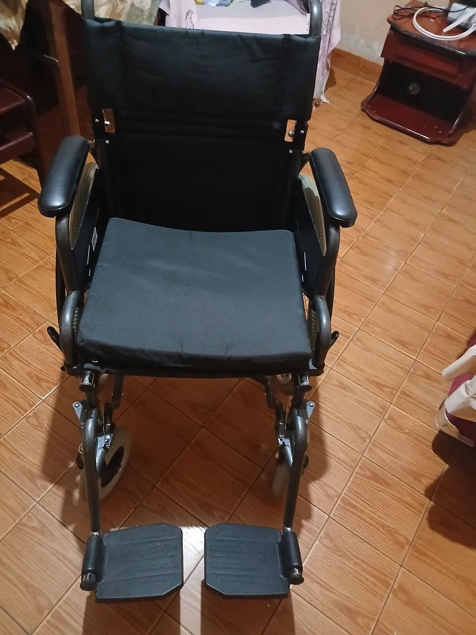 Cadeira de rodas nova - Foto 2