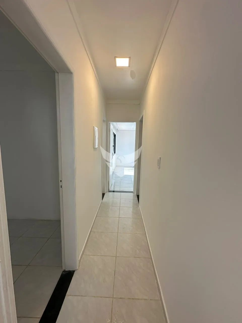 CASA COM LOCALIZAÇÃO PRIVILEGIADA - Foto 4