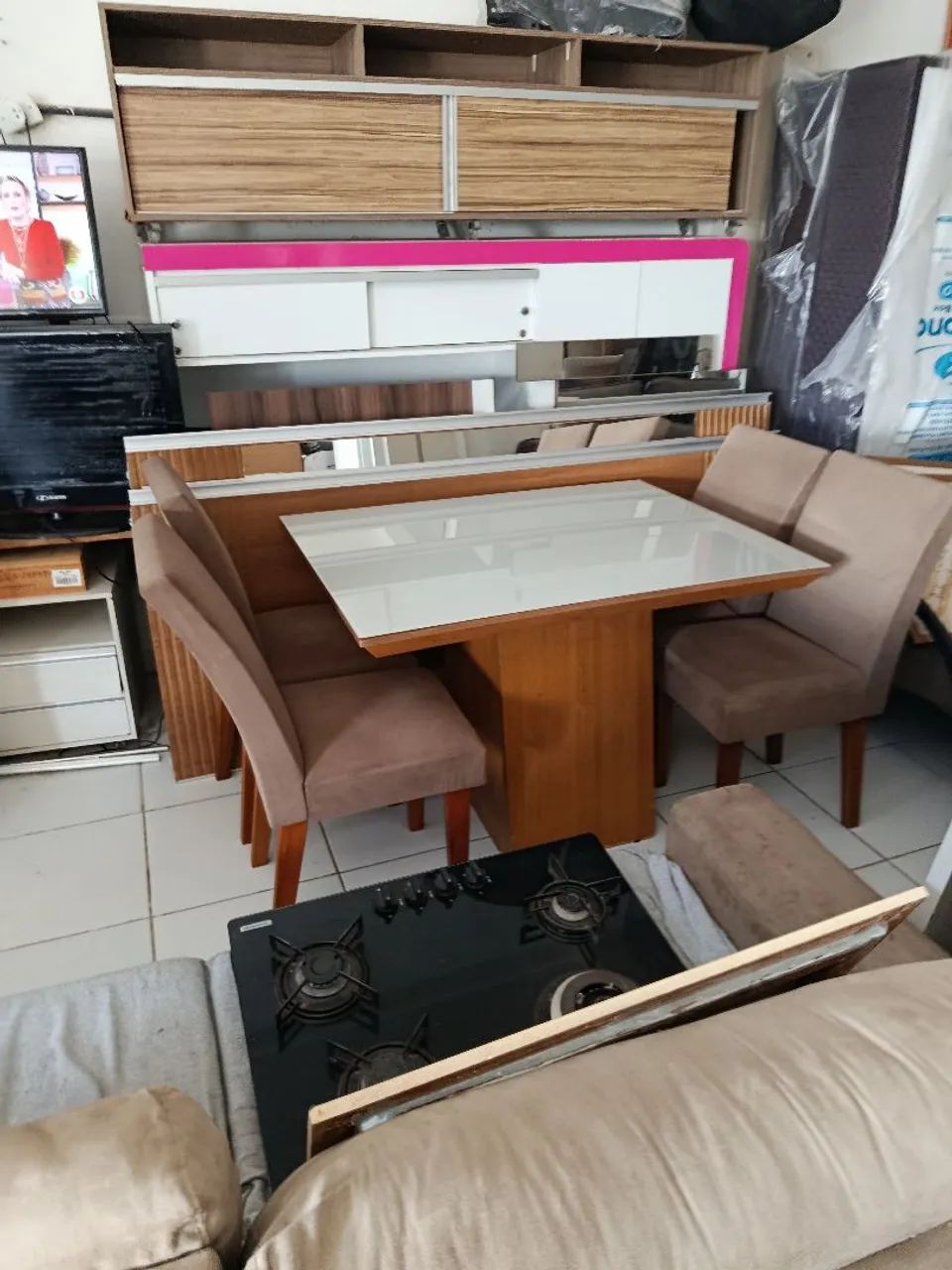 Mesa MDF com vidro laqueado com quatro cadeiras - Foto 2