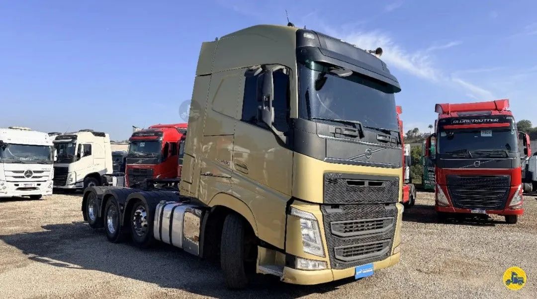 VOLVO FH-460 8X2<br>2016/2017<br>TETO ALTO<br>AUTOMÁTICO - Foto 3