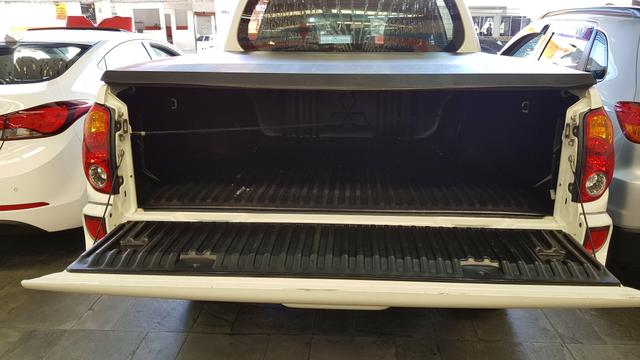 Triton 2016 4x4 automatica impecável baixo km $79.900 - Foto 5