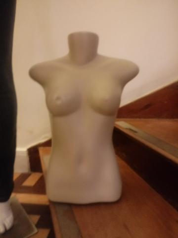 Vendo manequim novo