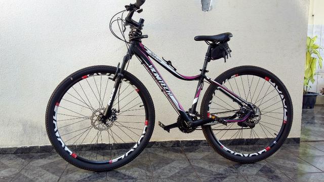 Mountain bike Aro 29 freio a Disco Seminovo - Foto 6