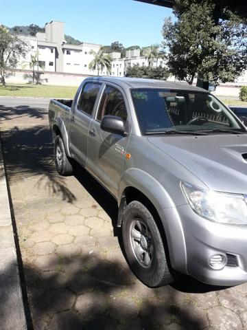 Vende-se toyota hilux ano 2015 ,