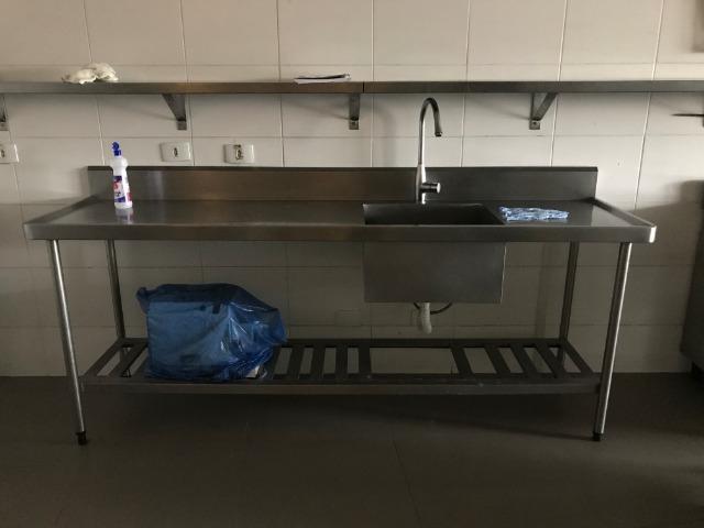 Bancada inox com pia