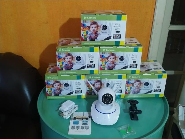 Câmeras Sem fio Via Wi-Fi, visão noturna, imagem HD e gira 360° - Foto 5