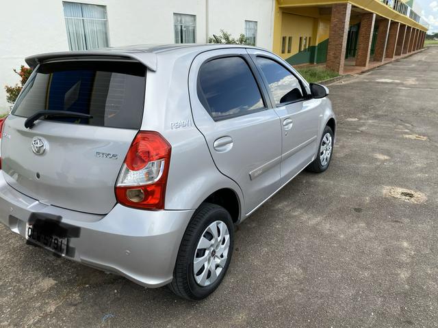 Toyota Etios, completo controle de som no volante, automático, multimídia, carro novo - Foto 3
