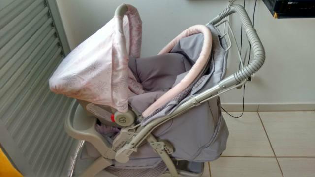 Carrinho com Bebê Conforto