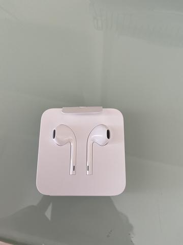 Fone de ouvido Apple Earpod com microfone e controle de volume