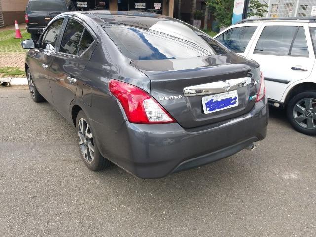 Nissan Versa SL Automático CVT 2016/2017 - Foto 4