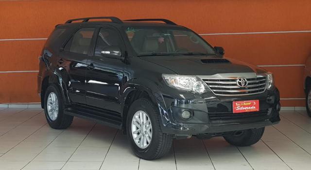 TOYOTA HILUX SW4 3.0 SRV 4X4 7 LUGARES 16V TURBO INTERCOOLER DIESEL 4P AUT - Foto 4