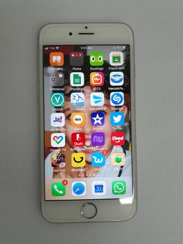 IPhone 6s 128 GB Semi-novo com proteção de plástico no fundo e com película