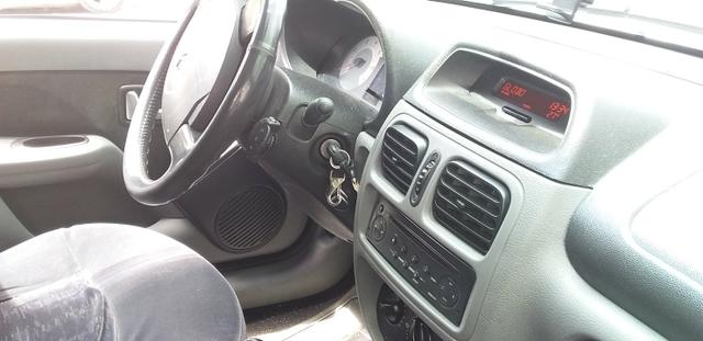 Clio sedan 2007 - Foto 2