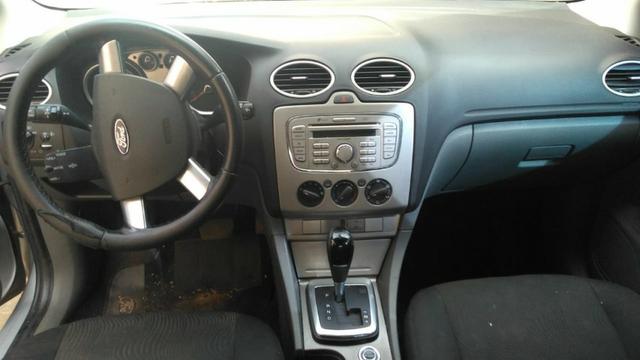Ford Focus Hatch automático 2.0 - Foto 2