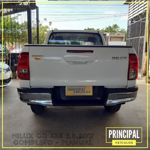 Toyota Hilux Cd 4x4 2.8 2017 Completo - Manual - Foto 5