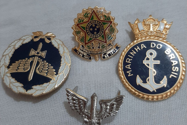 Broches da Marinha