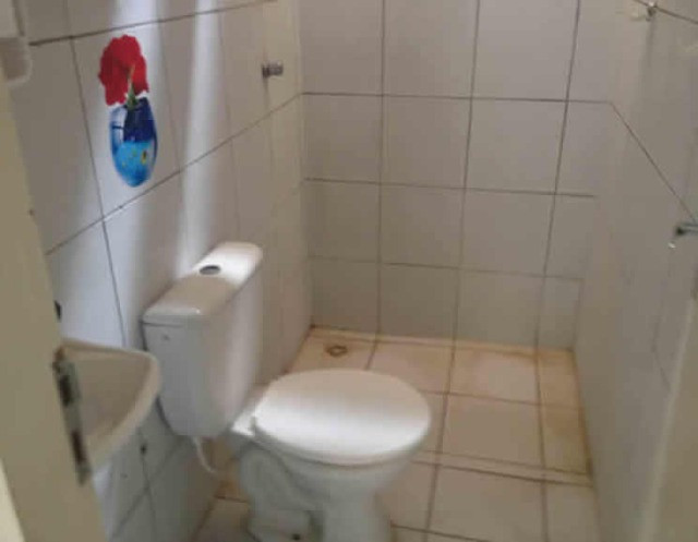 Aluga-se uma casa condomínio fechado - Foto 5