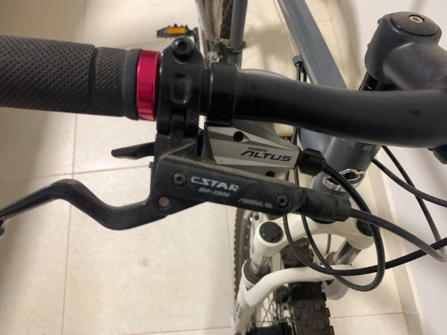 Bicicleta Ozark Trail Aro 26 Elbrus Cinza 27 Marchas Mountain Shimano Acera Altus - Foto 2