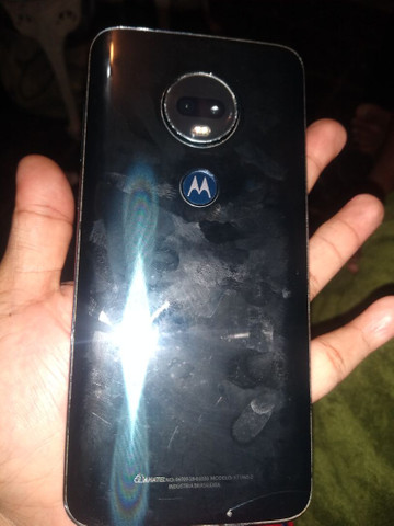 Motorola G7 plus 64gb vidro trincado mais funcionando perfeitamente - Foto 2