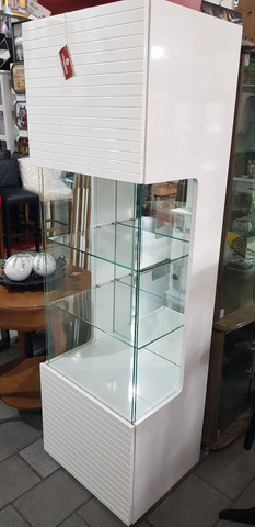 Cristaleira Decorativa Rudnick Laqueada Alta Qualidade