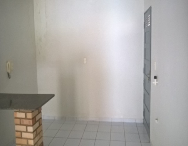 Aluga-se uma casa condomínio fechado - Foto 8