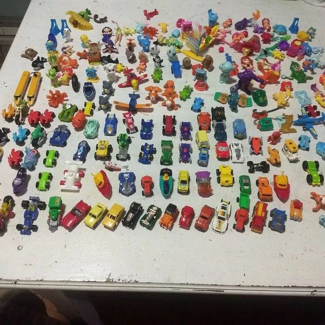 Lote Kinder ovo coleção variados 